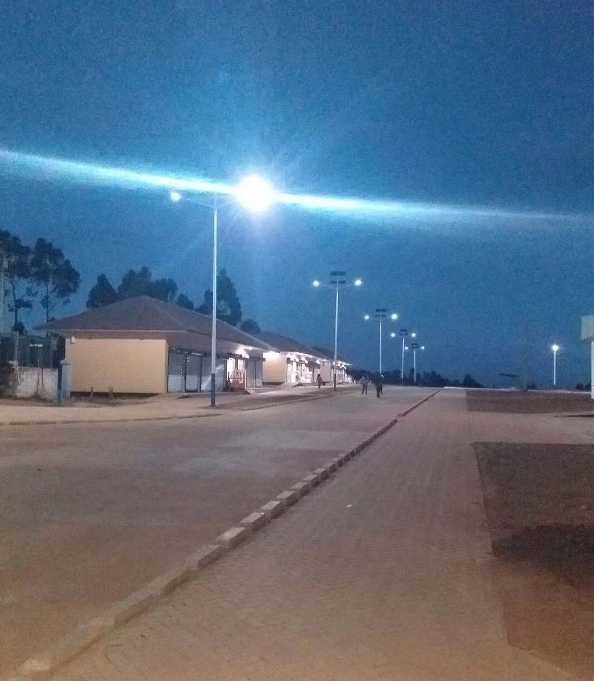 岳阳市非洲科特迪瓦太阳能路灯工程